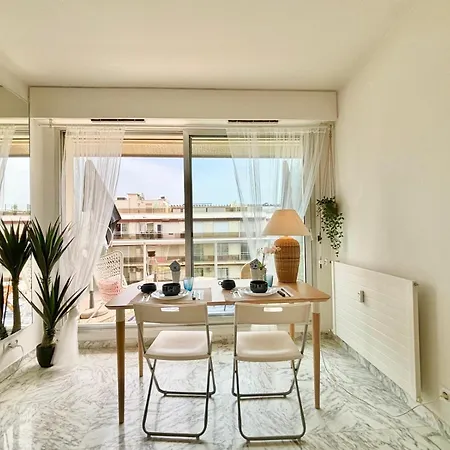 Nestor&jeeves - Lifestyle - Terrace And Sea View Apartment